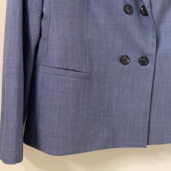 Banana Republic Ready to Wear Suit - Picture 4 of 9